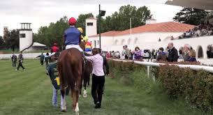 Preparación para una carrera hípica | Foto: Hipódromo de la Zarzuela
