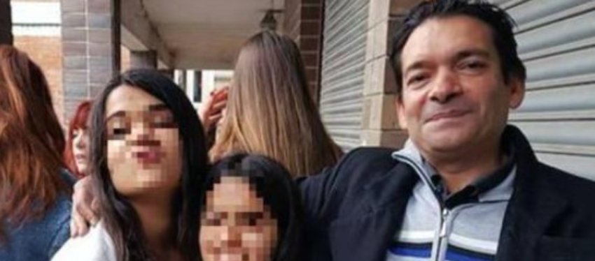 Joni y sus dos hijas. Foto: Diario ABC.