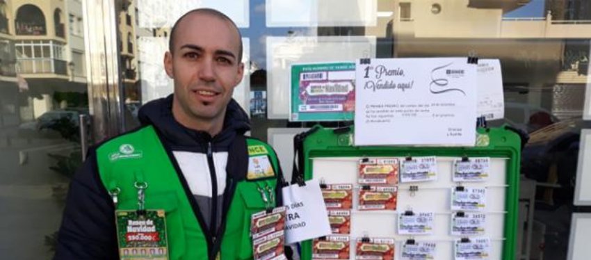 Luis Pino, el vendedor del primer premio del Cuponazo. Foto: Twitter.