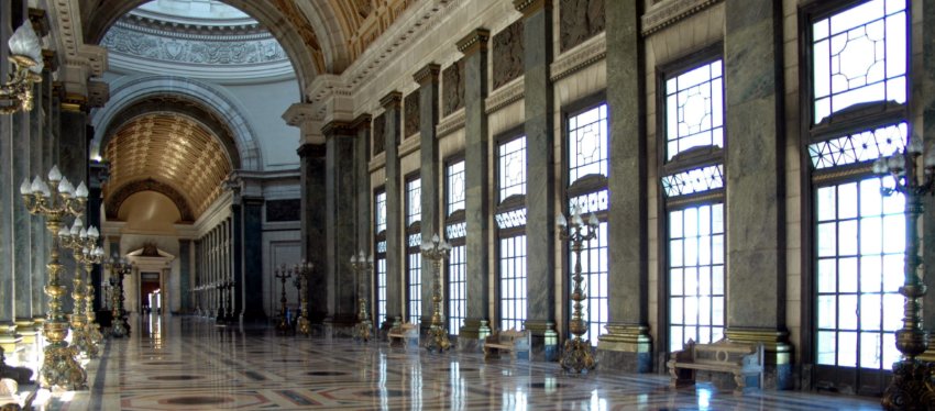 El Salón de los Pasos Perdidos, lugar donde se celebrará el sorteo del 8 de diciembre. Foto: Wikimedia.
