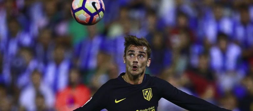 Griezmann disputa un balón en el partido frente al Leganés. Foto: As.