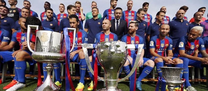 El FC Barcelona posa en la foto oficial de esta temporada. Foto: FC Barcelona.