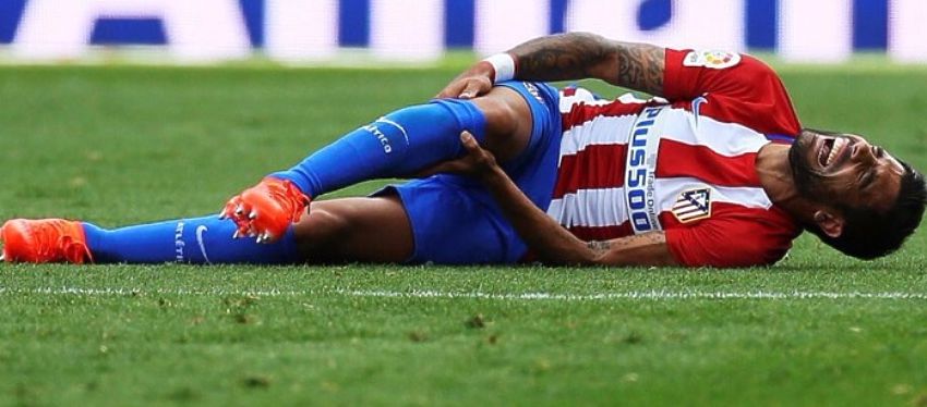Augusto estará al menos seis meses sin volver a pisar un campo de fútbol. Foto: Twitter.