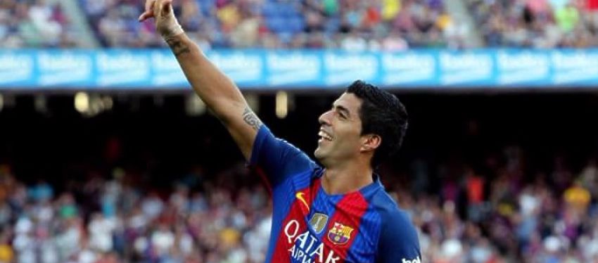 Suárez celebra uno de los tres goles que ha anotado ante el Betis. Foto: Twitter.