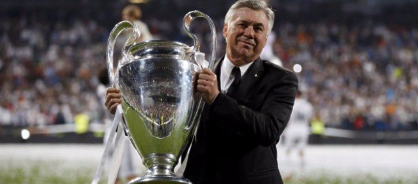 Ancelotti posa con la décima Liga de Campeones del Real Madrid. Foto: Twitter.