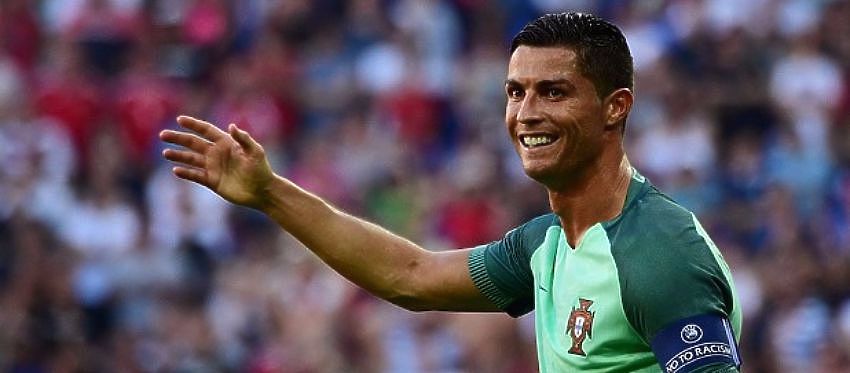 Ronaldo, en un partido con Portugal. Foto: Twitter.