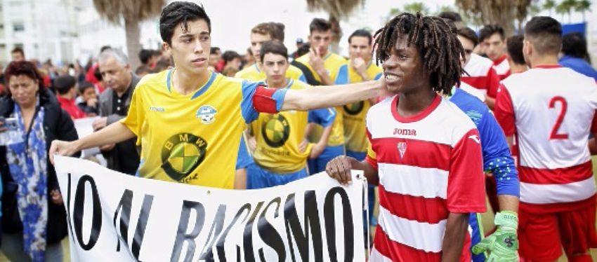 Etienne estuvo arropado en todo momento por amigos y rivales. Foto: @deportesddc.