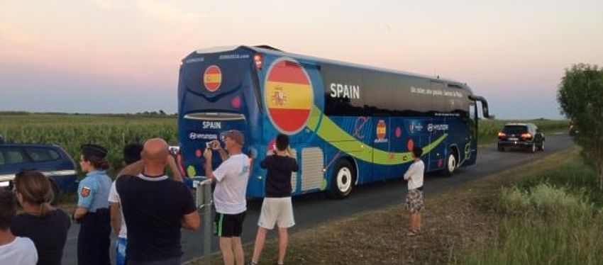 España llegó ayer a la localidad de Sainte-Marie-de-Ré, donde permanecerá concentrada durante el torneo.
