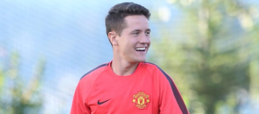 Ander Herrera es el hazme reír del vestuario del United por su peculiar superstición. Foto: Twitter.