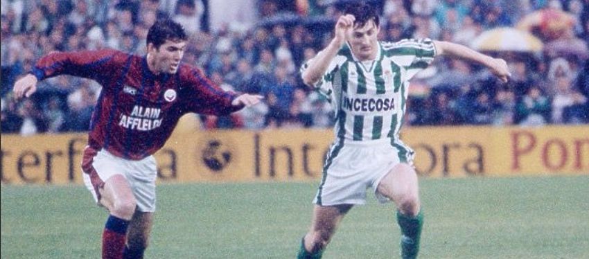 Zidane ya demostró su clase en aquel encuentro de Uefa ante el Betis. Foto: @oldmodernfc.