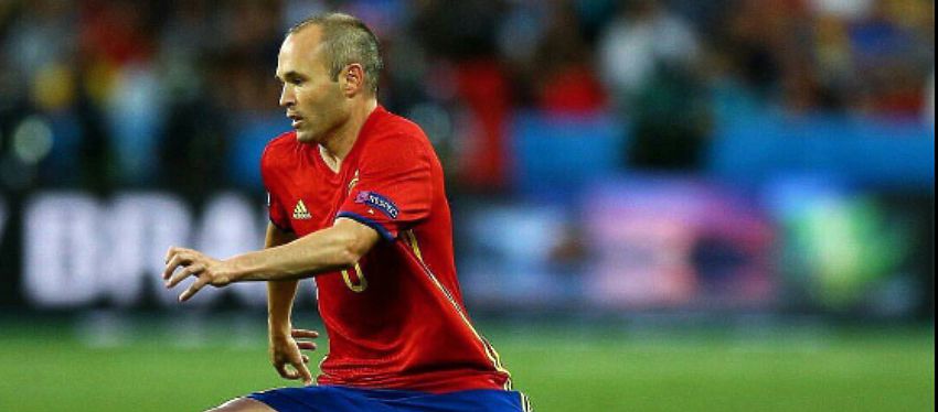 Iniesta | Foto: @Raulgarcismo