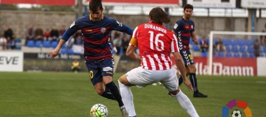 Partido Llagostera - UD Almería - foto: @Laliga