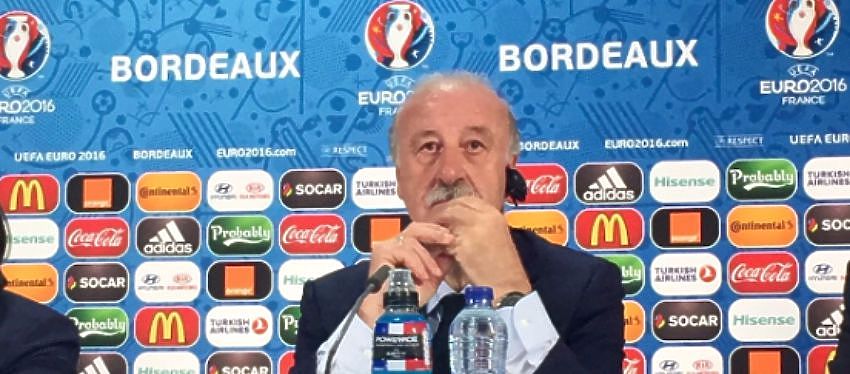 Vicente del Bosque durante la rueda de prensa | Foto: Twitter