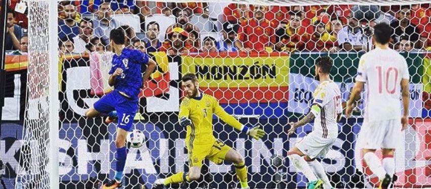 Nikola Kalinic acabó con la histórica racha de imbatibilidad de España en la Eurocopa. Foto: @uefaeuro.