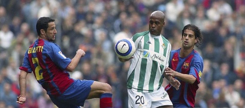 Barça-Betis, en la temporada 2004-05. Foto: Getty Images.