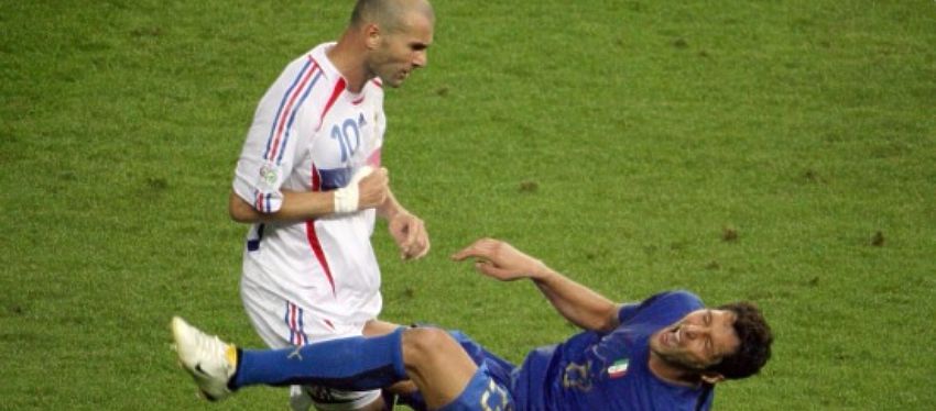 Diez años después de aquel partido, Materazzi reveló lo que le dijo al francés. Foto: Twitter.