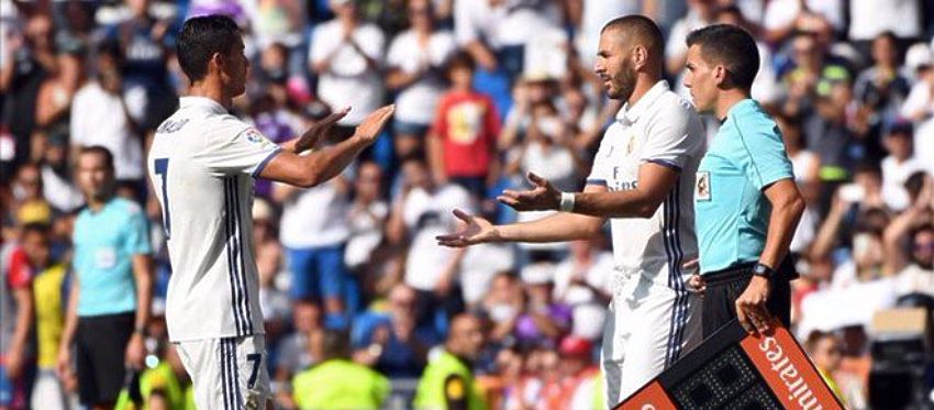 Benzema, que debutó está temporada frente a Osasuna, sustituye a Cristiano. Foto: Twitter.