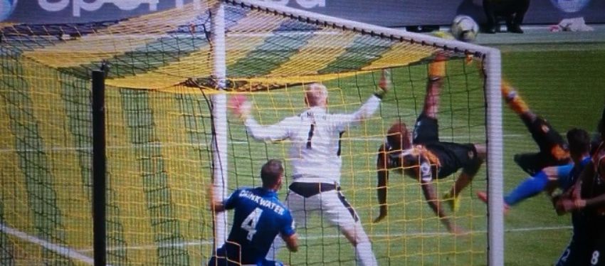 Diomande inauguró el marcador ante el Leicester con un gran chilena. Foto: Twitter.