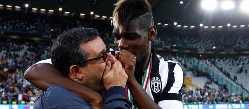 Raiola charla con Paul Pogba, uno de sus representados. Foto: Twitter.