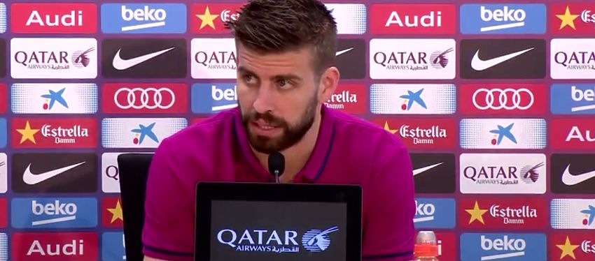 Pique comparece en rueda de prensa. Foto: Barça TV, Youtube.