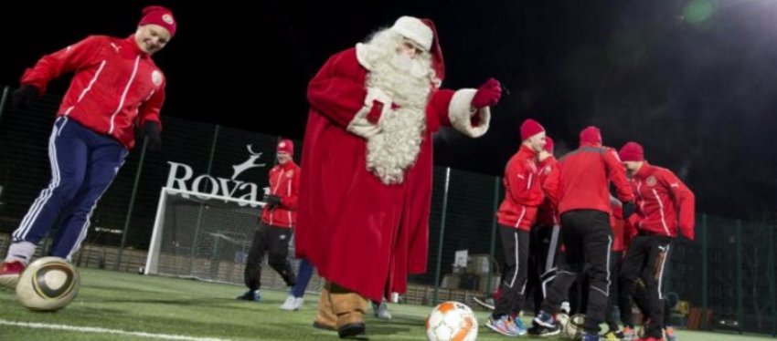 El Santa Claus FC, el equipo más navideño del mundo del fútbol. Foto: Twitter.