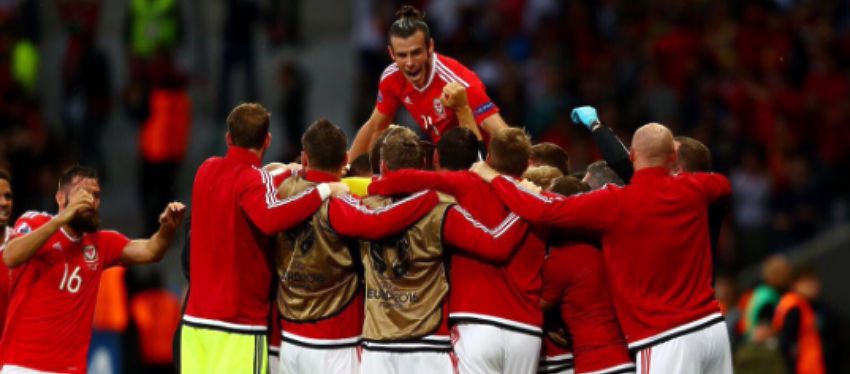 La selección de Gales celebra uno de los goles |Foto: @Gales_es