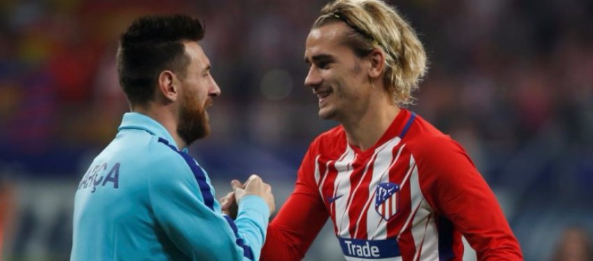 Messi y Griezmann se saludan en un partido entre Barça y Atlético. Foto: Twitter.