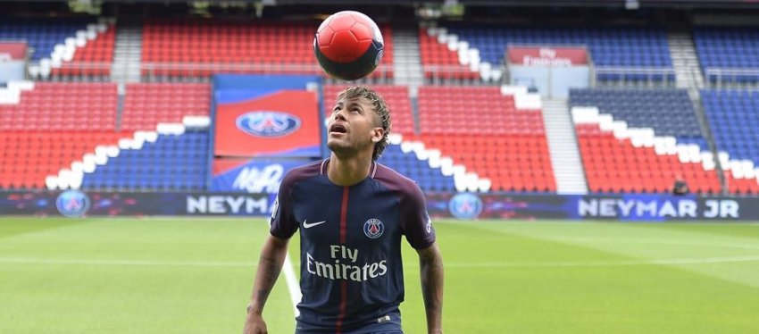 Neymar, en su presentación con el PSG. Foto: Twitter.