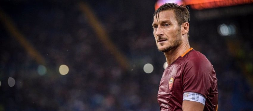 Totti dice hoy adiós al fútbol tras 25 años. Foto: Twitter.