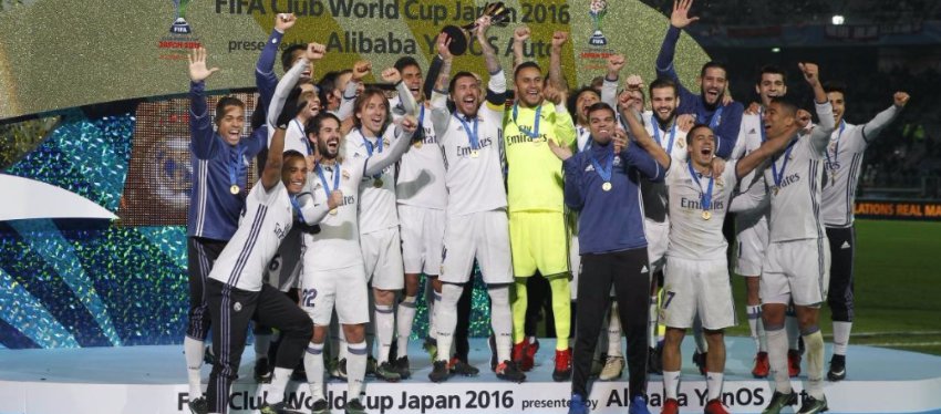 El Madrid alza el Mundial de Clubes del pasado año. Foto: Twitter.