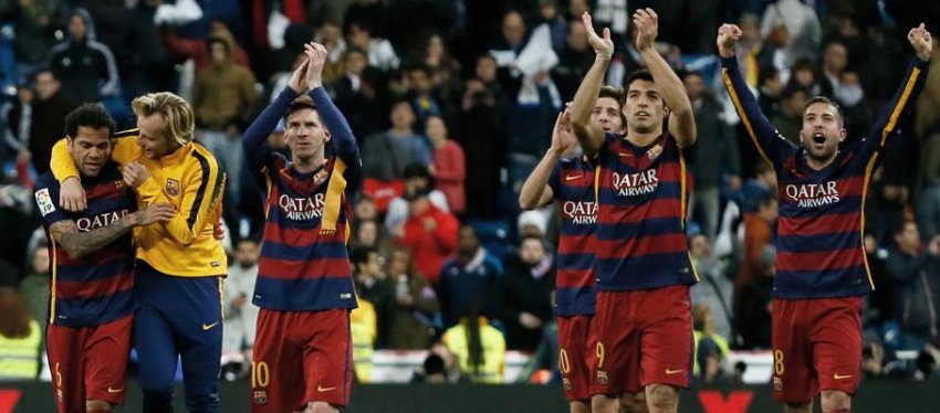 El Barça celebra el 0-4 en el Bernabéu de la temporada 2015-16. Foto: Mundo Deportivo.