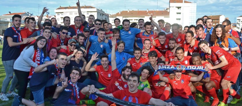 El CD Calahorra, el único equipo invicto del fútbol español. Foto: Twitter.