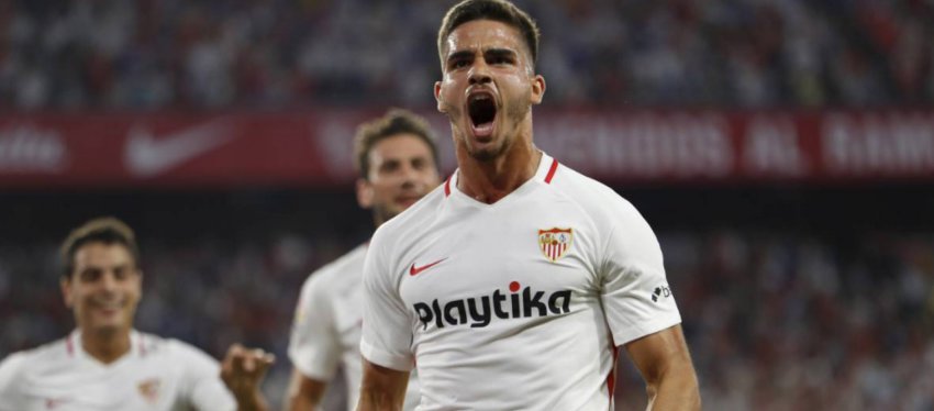 André Silva celebra un gol con el Sevilla. Foto: Twitter.