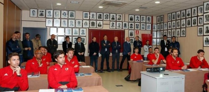 Los entrenadores del futuro se preparan para dar el salto a los banquillos. Foto: @jaimefmacias.