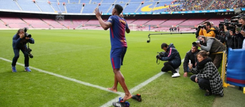 Yerri Mina, en su presentación como nuevo jugador del FC Barcelona. Foto: Diario Ole.