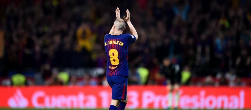 Iniesta se retira ovacionado en la final de la Copa del Rey. Foto: Mundo Deportivo.