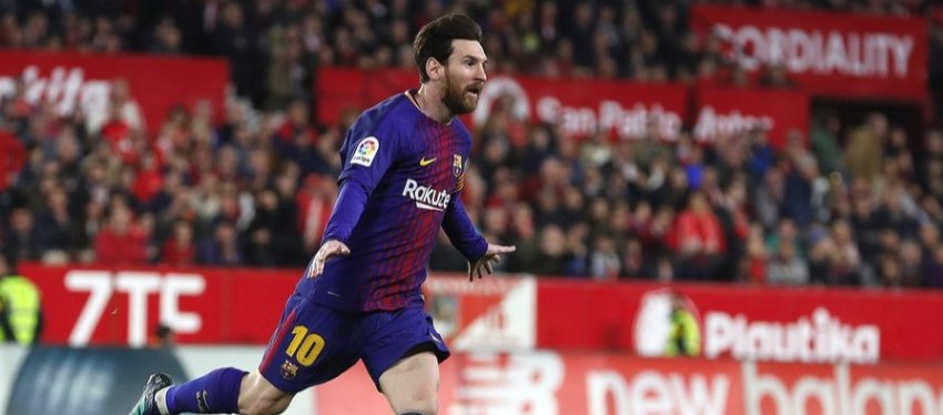 Messi celebra el 2-2 ante el Sevilla. Foto: Twitter.
