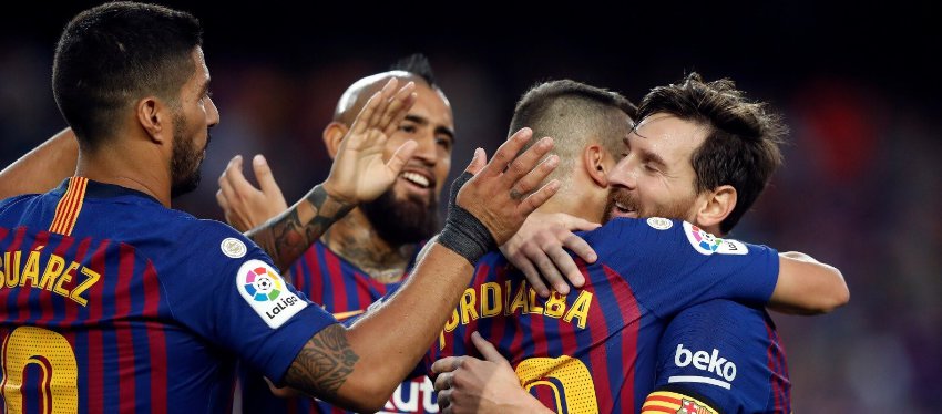 Messi lideró al Barcelona al liderato. Foto: Twitter.