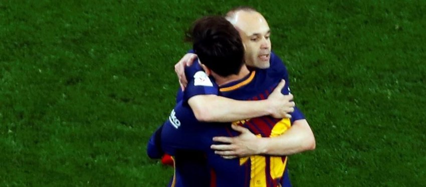 Así recibió Riazor a Andrés Iniesta