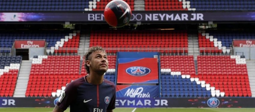 Neymar, en su presentación con el PSG. Foto: Mundo Deportivo.