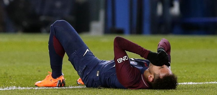 Neymar, tras lesionarse anoche ante el Marsella. Foto: Mundo Deportivo.